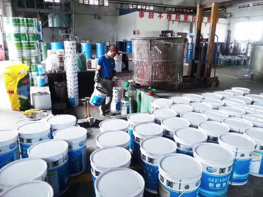 潮濕天里重慶地板漆廠家如何施工？
